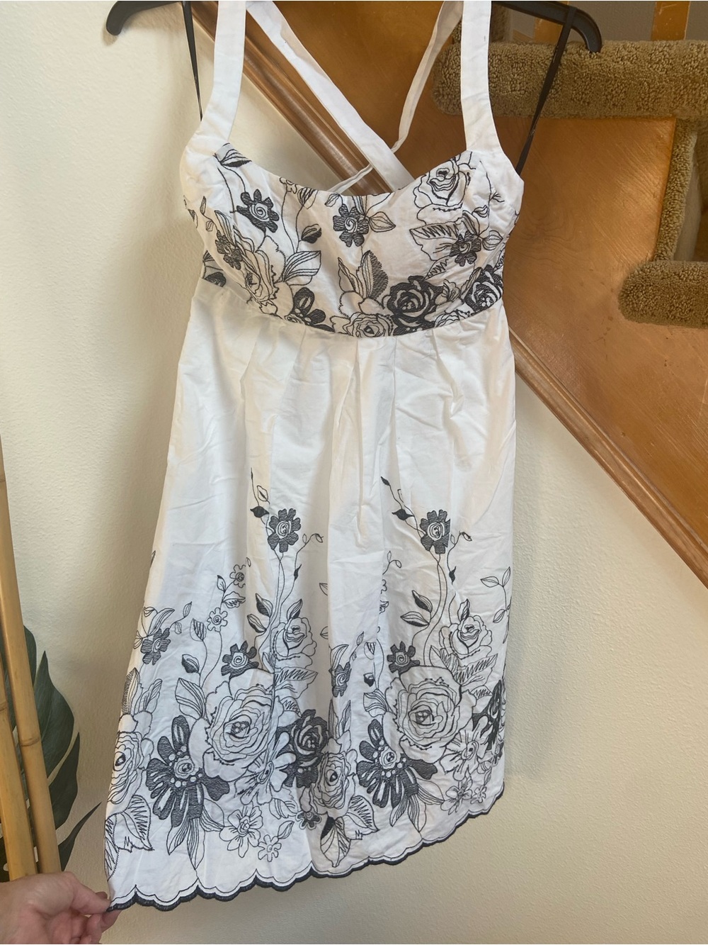 White Cotton Midi Formal Dress with Embroidery Flowers never worn women's size 4